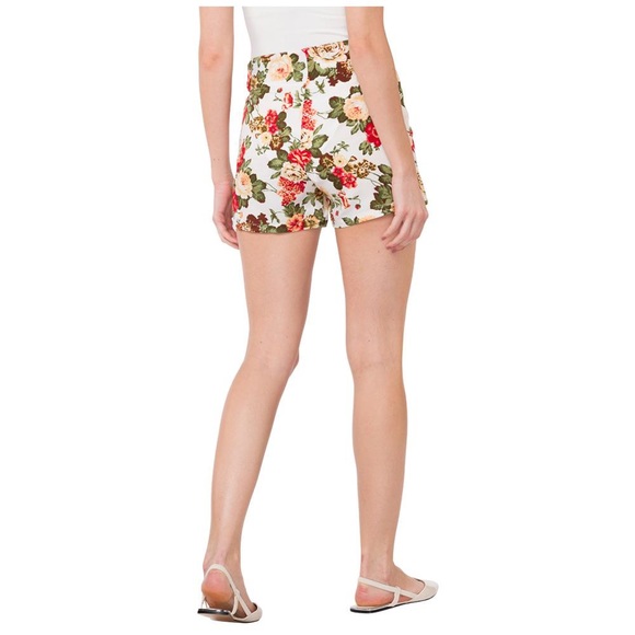 FLORAL CHARM Shorts - Picture 3 of 5